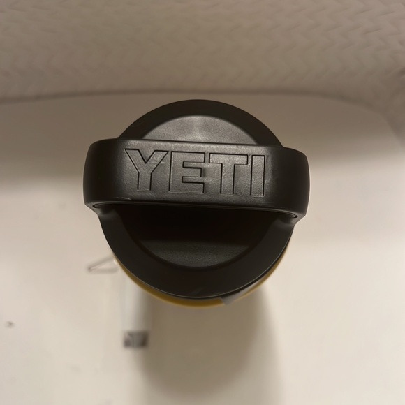 Yeti RAMBLER 26 oz Bottle Alpine Yellow - Picture 2 of 2